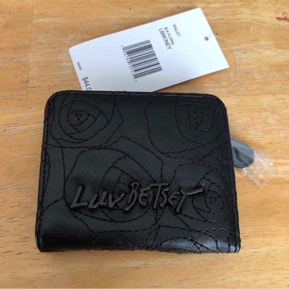 Betsey Johnson Luv Betsey Snap Card Wallet Black Tonal Stitched Rose Pattern NWT - Picture 4 of 16